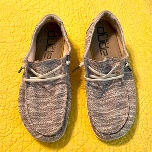 Hey dudes, gray and white, size 7.